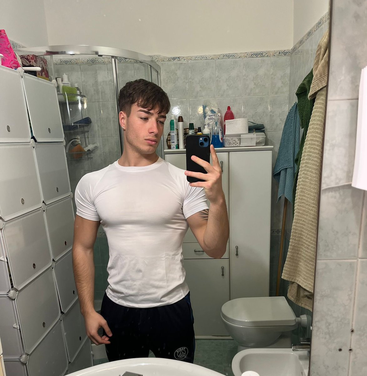 realwc05's tweet image. Beccatevi un po’ di tette 😏