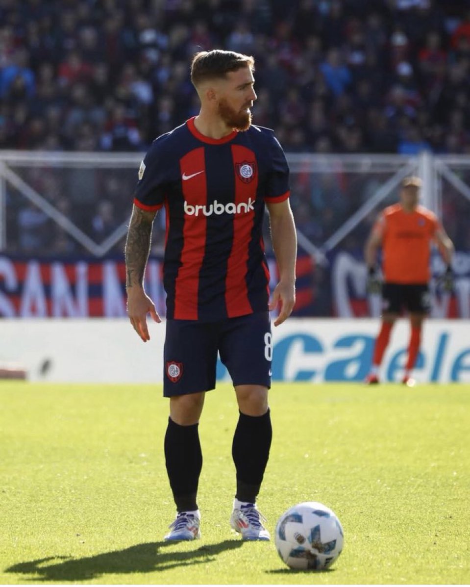 este tipo revolucionó el futbol argentino, el primero que puso la cara y vino a jugar.