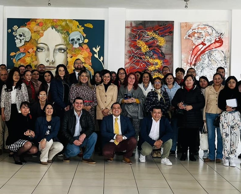 IMAIP_oficial's tweet photo. 💻 🔎 Con el objetivo de asesorar en materia de Llenado de Formatos y Carga de Obligaciones de Transparencia, #CapacitaciónIMAIP atendió la invitación del Ayuntamiento de Pátzcuaro y acudió a impartir un taller en la materia entre su personal.
#InformaciónEsPoder⚡️ https://t.co/qpLscMOBQL