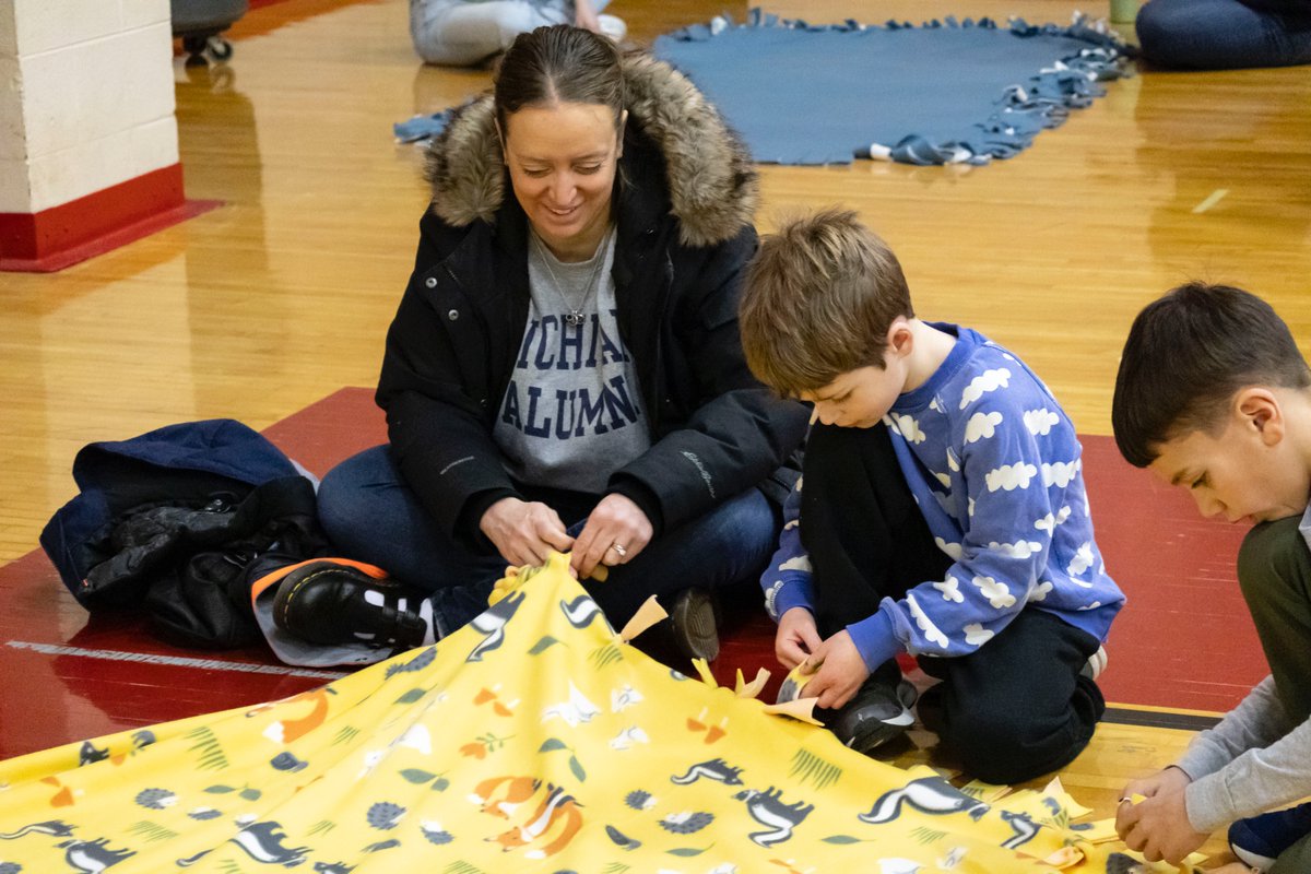 troyschools's tweet photo. Thank you to the hundreds of our community members who joined us for our annual #MLKDay of Service! This event honors the life and legacy of Dr. Martin Luther King Jr. with service projects. #MLKMI
πΈ by Helisa He, a @TSDGuild Student Producer. https://t.co/qjfbogFcjm