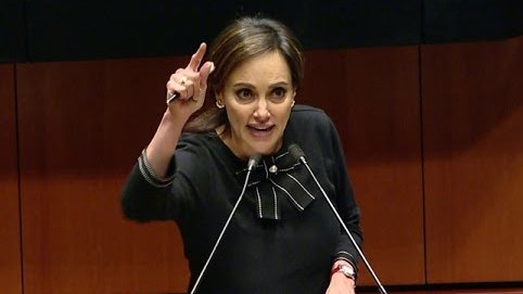 AntiTelevisaMx's tweet image. Exhorto a los Mexicanos a repudiar a todos los traidores a la patria, que apoyen a Donald Trump en sus Iocuras de declarar “Emergencia Nacional“ en la frontera y TERRORlSTAS a los narcos, empezando por #LaLocaDelSenado y la Rabadán. NO permitamos que ese RAClSTA ataque México. 🧐