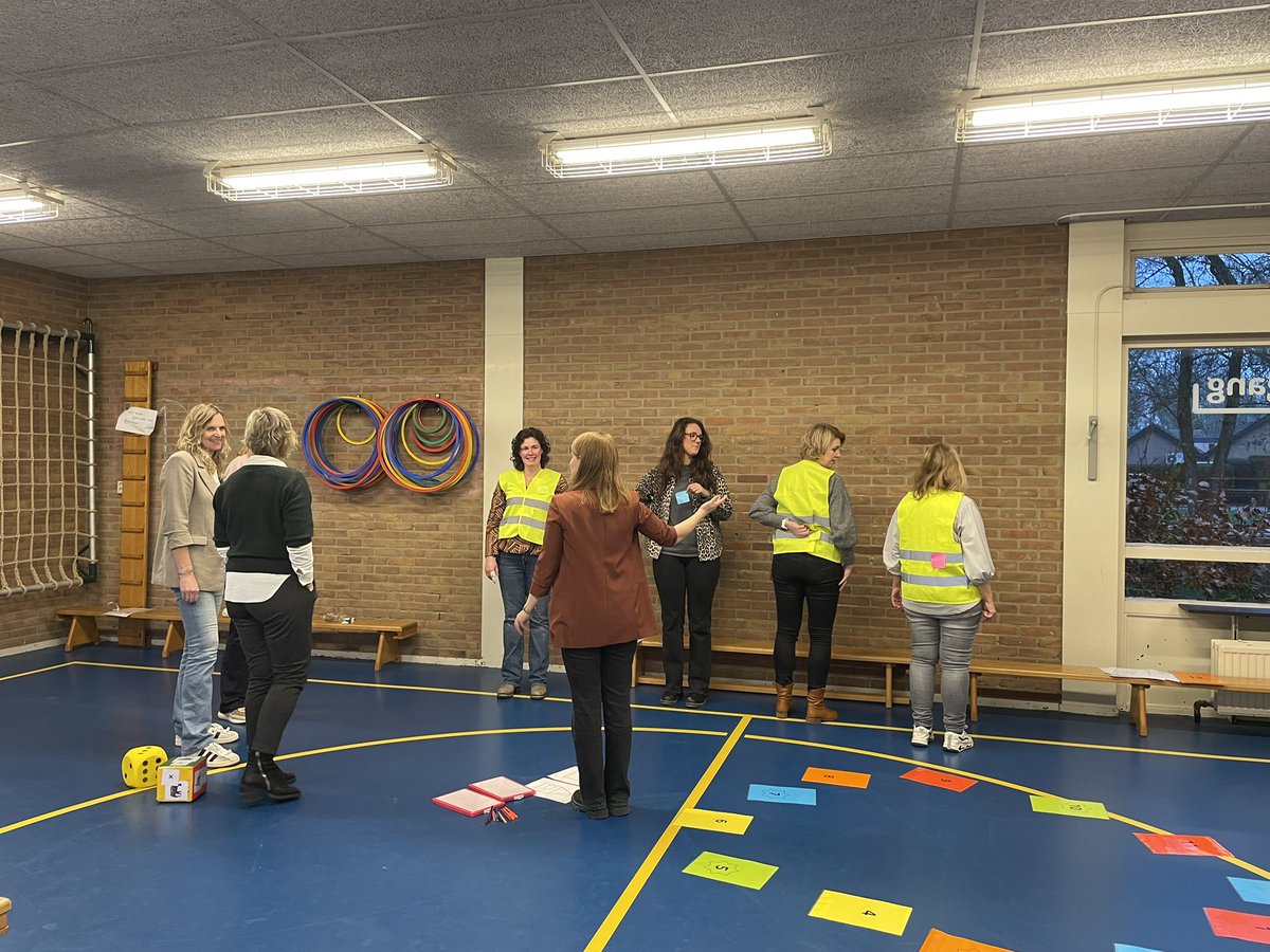 therapietharde's tweet photo. Vandaag workshop Bewegend leren van @ZitmetPit gegeven in Amersfoort voor leerkrachten en logopedisten in het schoolgebouw van de lagere school waar ik vroeger naar school ging! Hoe leuk! https://t.co/0TLeYPy2tV