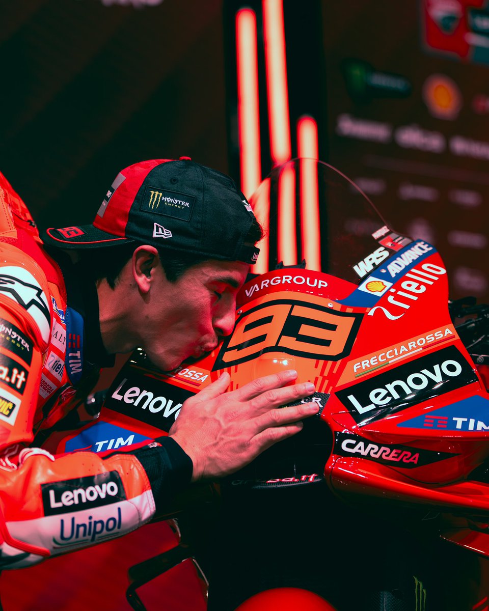 Mi piace il rosso 🔴

#mm93 #ducati #campioniInpista #forzaducati