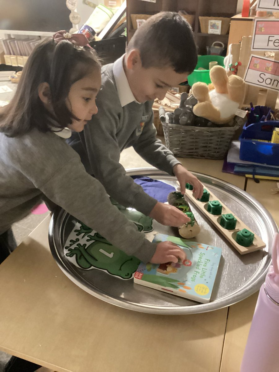 MrsGriffiths7's tweet photo. Can you guess which song we are singing in Maths this week?

5 little speckled 🐸

The children are learning how we can represent 5, today we looked at making 4 and 1. 

4 frogs 🐸🐸🐸🐸 were on the log, 1 frog 🐸 was in the pool!

#maths #masteringnumber #numberbonds #eyfs https://t.co/8QAdjGTZz3