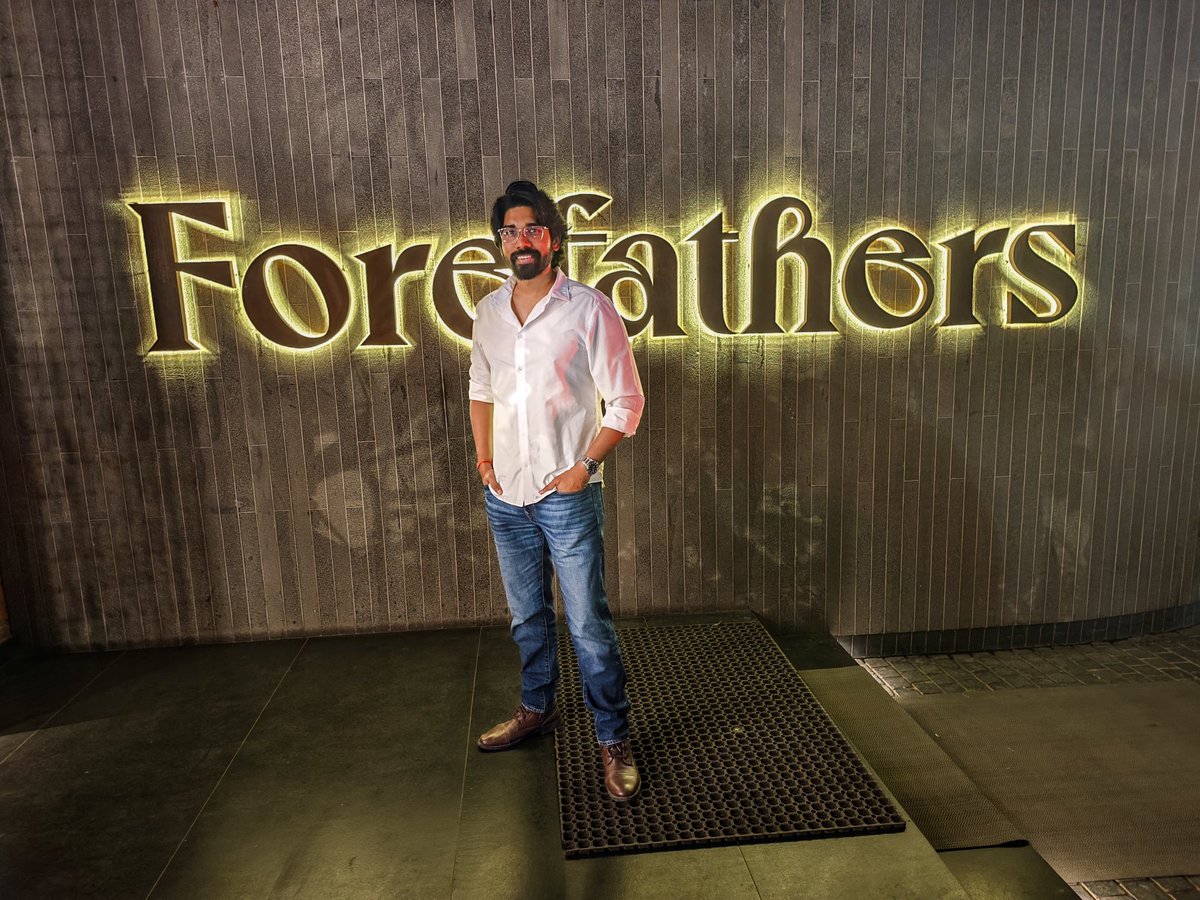 fedextinku's tweet photo. Forefathers, Hyderabad 🥂 https://t.co/Sq0F6Zb5L8