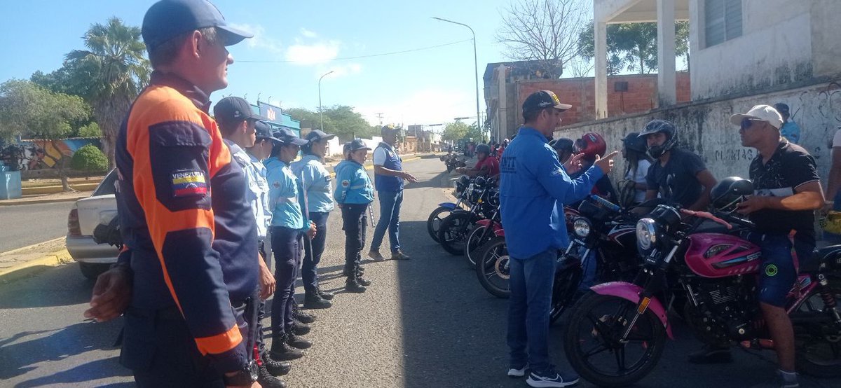 ORCARORAINTT's tweet photo. #Prevención | #INTT Carora comprometido con la seguridad vial de la región realiza charlas de concientización a los conductores de 2 ruedas y así reducir los índices de accidentes. https://t.co/GA4wElPbPV