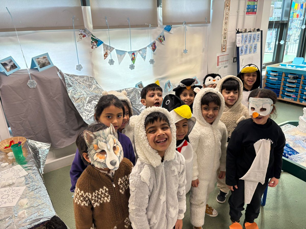 olive_bburn's tweet image. Our reception children have had a great Arctic super learning day.
#LoveSchool
#Lovelearning
#UnderstandingTheWorld
#WeAreStar