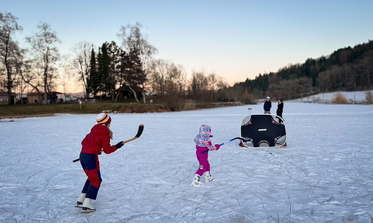 First time playing ice hockey this weekend for my youngest on the frozen Lac de Lalleyriat in the French Jura mountains. 🏒