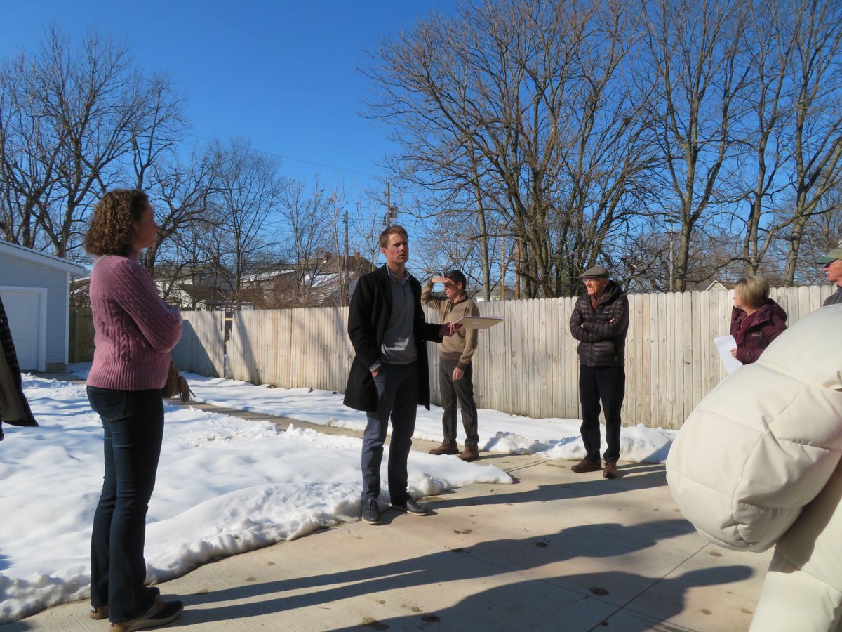 NewCityHomes's tweet photo. 🚌 We hosted a tour of some of our newly renovated and built properties around Columbus last week to demonstrate the improvements that are happening throughout Columbus neighborhoods and opportunity zones in particular!

#CbusOZFunds #OZFunds #ColumbusRealEstate https://t.co/3W6aD5izGE