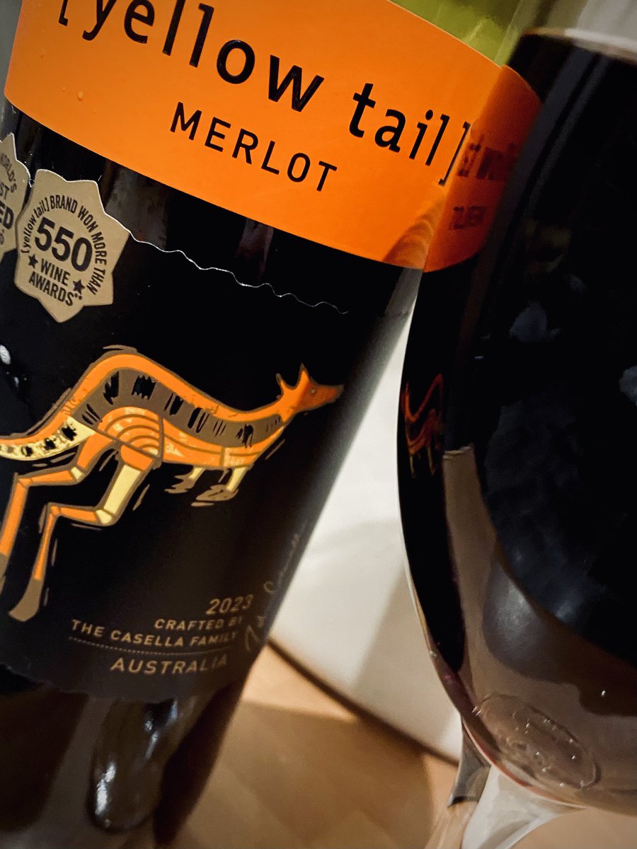 HellingtonBoots's tweet photo. Because Mondays need Merlot!
Another one ticked off ✅ 
#MondayMerlot
Cheers 🍷 https://t.co/pOdiobKdbC