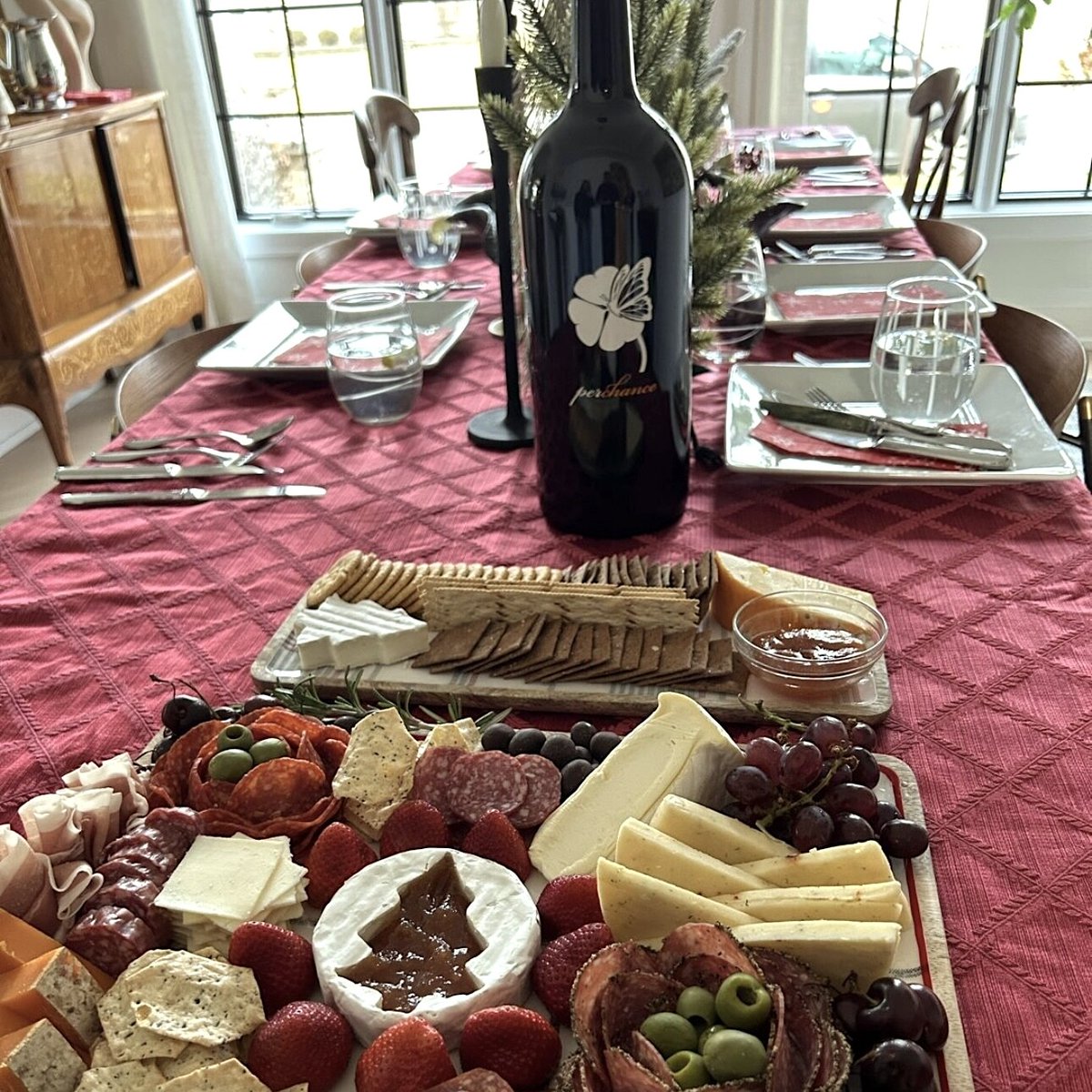 Name a more iconic duo… we’ll wait. 🍷🧀 Celebrate National Cheese Lovers Day the right way — with a perfect pairing from Perchance Estates. From creamy brie to bold aged cheddar, there’s a wine for every cheese and a cheese for every wine. Which pairing is your favorite?