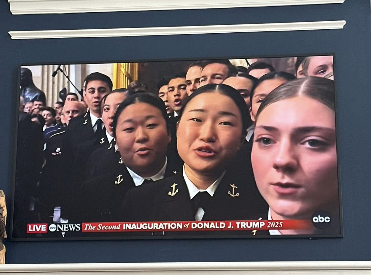 JCGYoder's tweet image. I’m not crying, you’re crying! Watching my daughter’s classmates, Midshipmen in the United States Naval Academy’s Glee Club, singing at the 60th Inauguration was so moving! God Bless the USA!🇺🇸 💙💛⚓️🏛️#usnamom #Inauguration2025 #TrumpVance2025