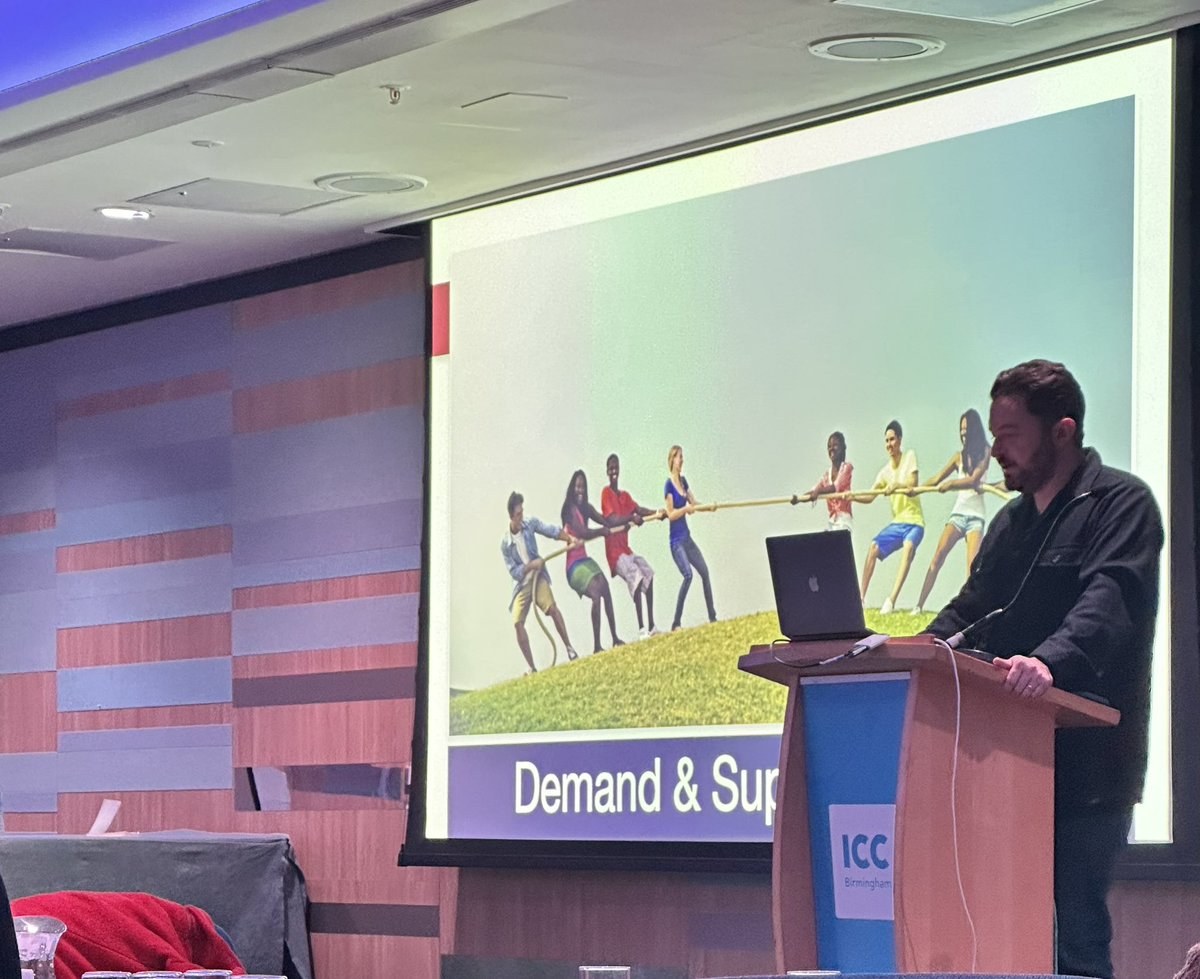 Been a busy start to the year  speaking all around the country, and meeting other speakers. 

My main highlights has been <a href="/DanielPriestley/">Daniel Priestley</a> who speaks with such clarity and offers so many practical ways to grow your business. Check out his book, ‘Oversubscribed’
<a href="/thisiscapstone/">Capstone Books</a>