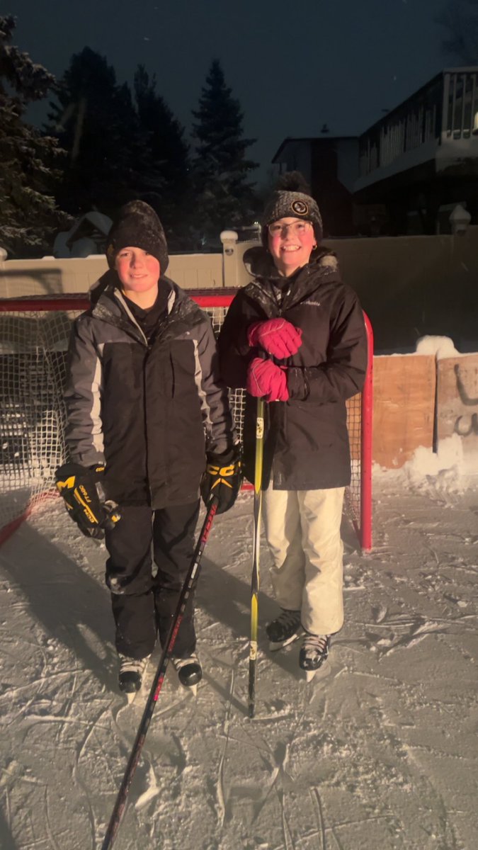 cory1222's tweet photo. A cold Couple hours on the rink tonight! I could hardly keep up to the shovelling with all the snow falling! #odr https://t.co/YAPHx7jnF9
