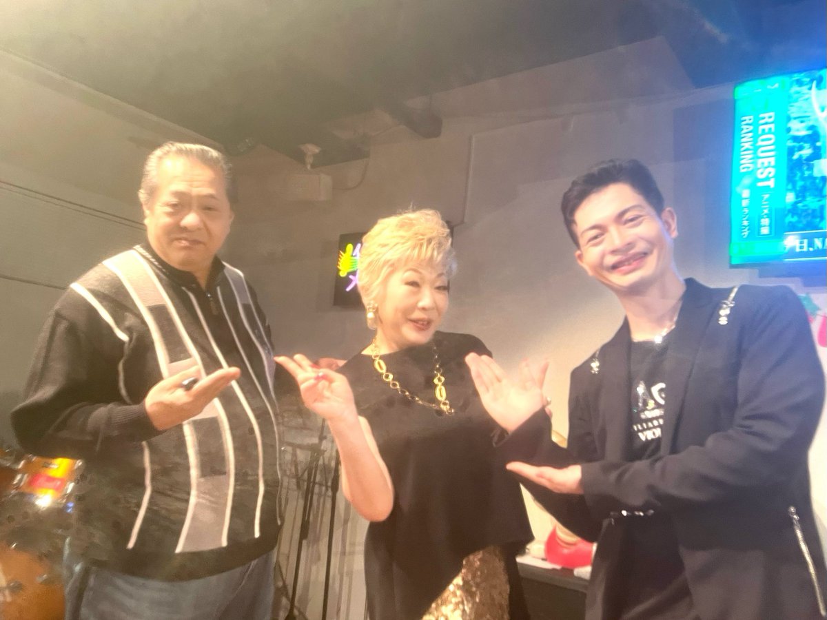 ennkadayo's tweet photo. おはようございます♪
一昨日19日(日)は

千葉県松戸市　#イベントハウスメロディー　さんにて　歌手　#西山ひとみ　さんのキャンペーンライブでした♪ https://t.co/DJX9YGemvc