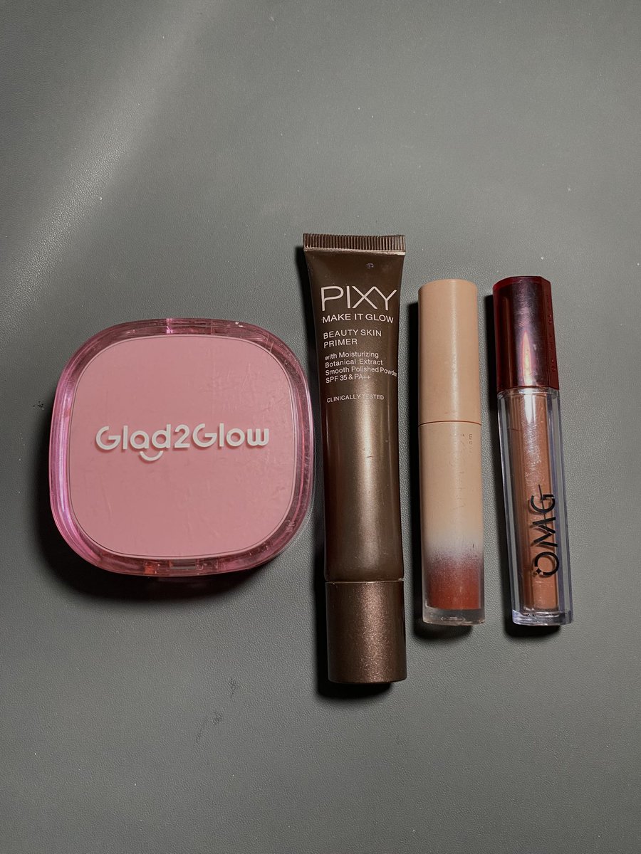 Rahayuwidyan_'s tweet photo. hidup itu simple ya, kaya makeup. Nemuin primer the best ringkes satset, tapi resultnya mantul🥰 
#pixy #glad2glow #simple https://t.co/CoVpuHCEez