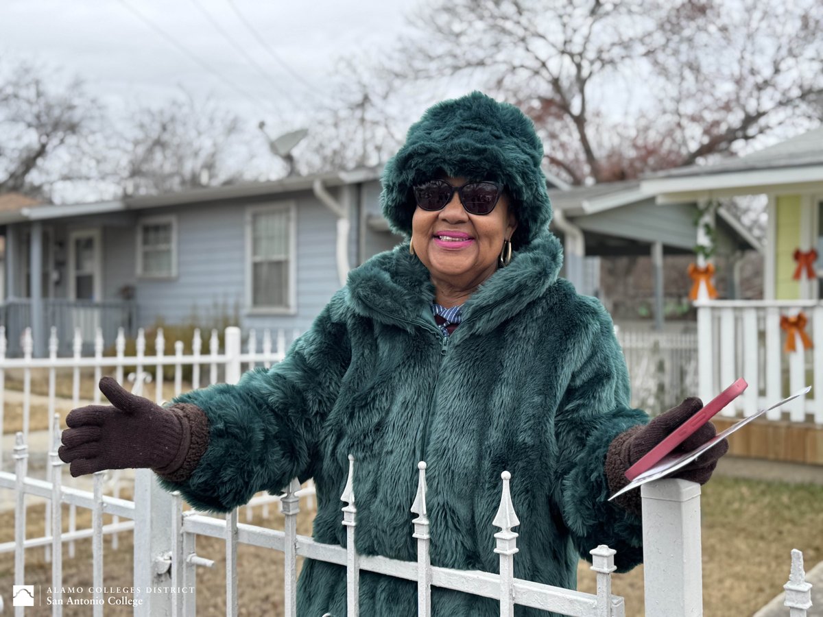SAC_PR's tweet photo. We are #ALAMOproud #SACproud of our volunteers from SAC, and across @AlamoColleges1, for showing their support by joining the more than 100,000 people who gathered for the city’s 38th Martin Luther King, Jr. March and Celebration.
#MLK #MartinLutherKingJr #MLKMarch https://t.co/DMAz379Ntg
