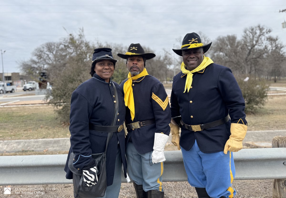 SAC_PR's tweet photo. We are #ALAMOproud #SACproud of our volunteers from SAC, and across @AlamoColleges1, for showing their support by joining the more than 100,000 people who gathered for the city’s 38th Martin Luther King, Jr. March and Celebration.
#MLK #MartinLutherKingJr #MLKMarch https://t.co/DMAz379Ntg