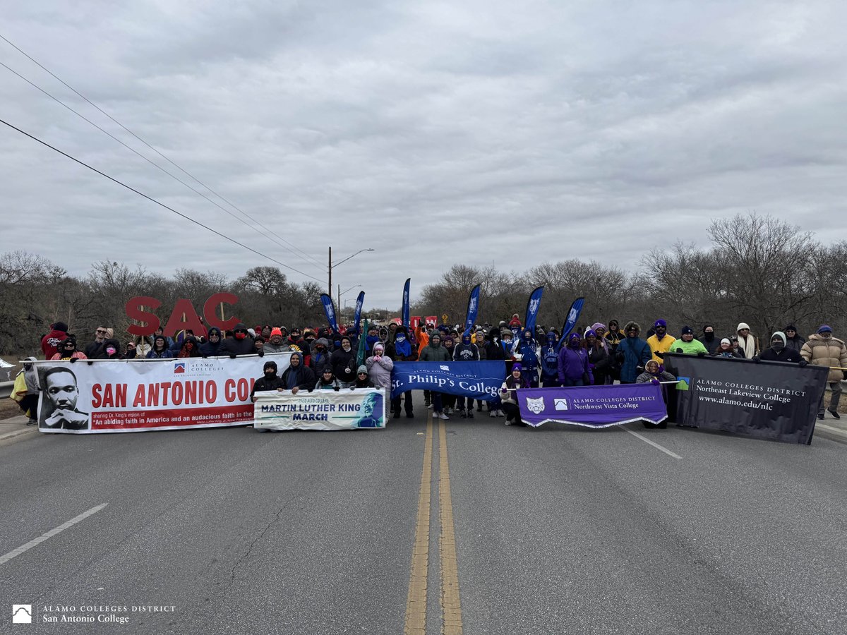 SAC_PR's tweet photo. We are #ALAMOproud #SACproud of our volunteers from SAC, and across @AlamoColleges1, for showing their support by joining the more than 100,000 people who gathered for the city’s 38th Martin Luther King, Jr. March and Celebration.
#MLK #MartinLutherKingJr #MLKMarch https://t.co/DMAz379Ntg