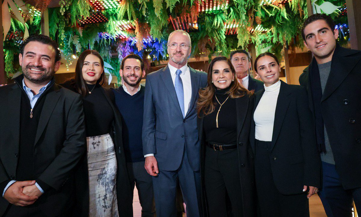 Gino Segura on X: "#QuintanaRoo fortalece su liderazgo turístico en el Mundo. Acompañé a la Gobernadora @MaraLezama en la develación de las letras #Cancún en el Hotel Riu Plaza España. La #NuevaEraDeTurismo impulsa un modelo de prosperidad compartida, que será expuesto en la #FITUR2025 https://t.co/EAqA89cCiQ" / X