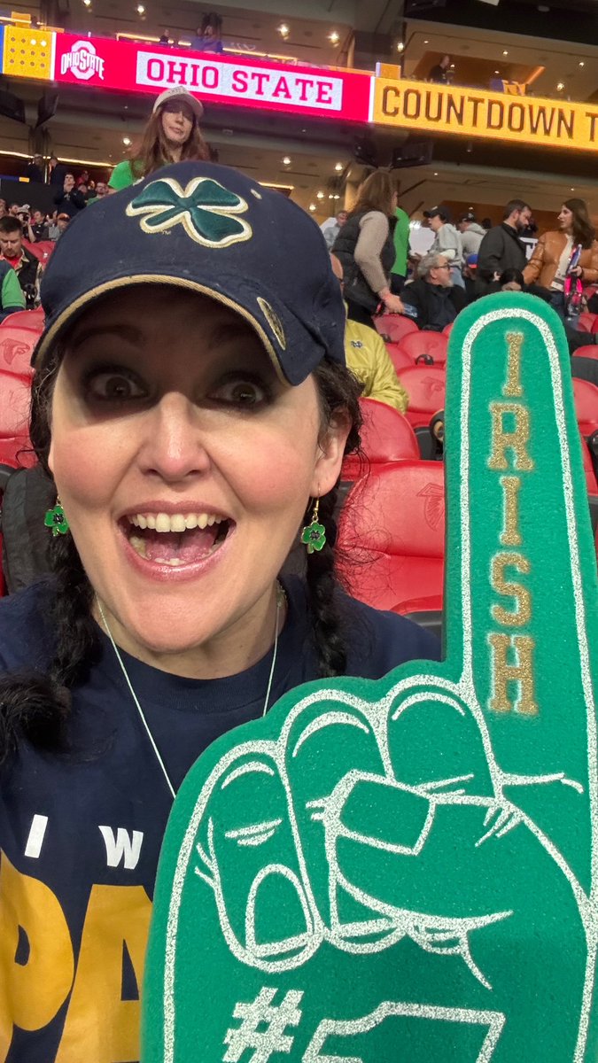 LadyofDeath tweet media