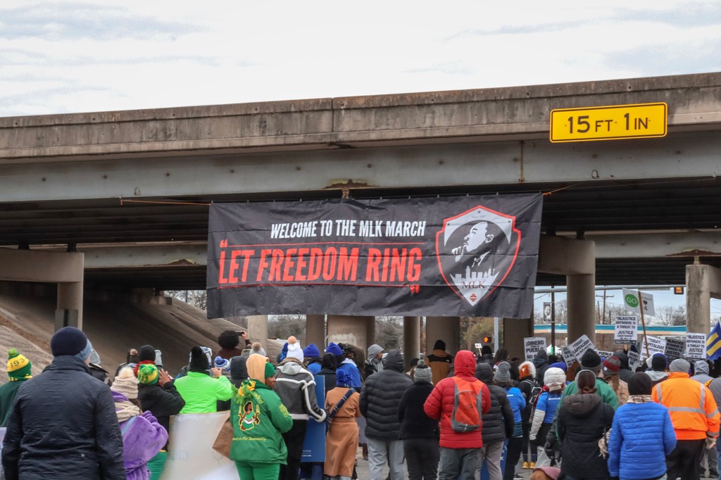 SanAntonioMag's tweet image. Today, San Antonio marched in honor of Dr. Martin Luther King Jr.'s legacy of justice, equality, and love. A powerful reminder of the progress we've made and the work still ahead. 

📸 &amp;amp; ✍🏾: @bnjrboma

#MLKDay #MLKMarch #SanAntonio #HonorTheLegacy