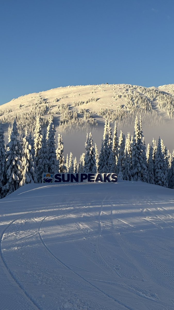 MixedMovements's tweet photo. Sun Peaks- Boardercross NorAm

On January 1st - 10th, @mixedmovements High Performance,  Provincial @ontariosnowboard team athlete Evan Russell &amp; Coach Andrew Robertson. 

Traveled to @sunpeaksresort , British Columbia for the @canadasnowboard Speed Nation SBX NorAm &amp; Training 🙌 https://t.co/9gyjUY2ItY