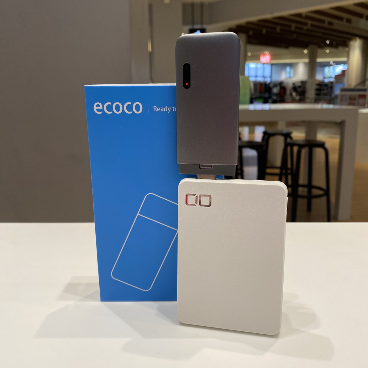 bparkplus's tweet image. 新商品紹介📣
「#ecoco」USB型スティックWi-Fi
端末買い切り型なので契約や月額費用が不要です👏
ギガがなくなってもおかわり(チャージ)が可能です
最大8台同時接続が出来ます🤩
また高い耐久性なので長く使えます🌟
ご来店お待ちしてます。
#アリオ柏 #Apple専門店