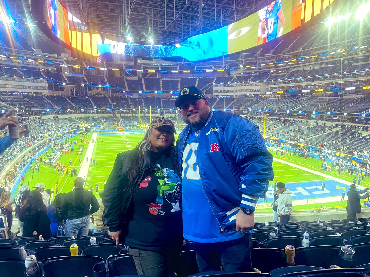 NolanMarani's tweet photo. @Tha_Frederation My wife and I after the Chargers/Bengals game! #BoltUp ⚡️🏈 https://t.co/ODEKrQGHJN