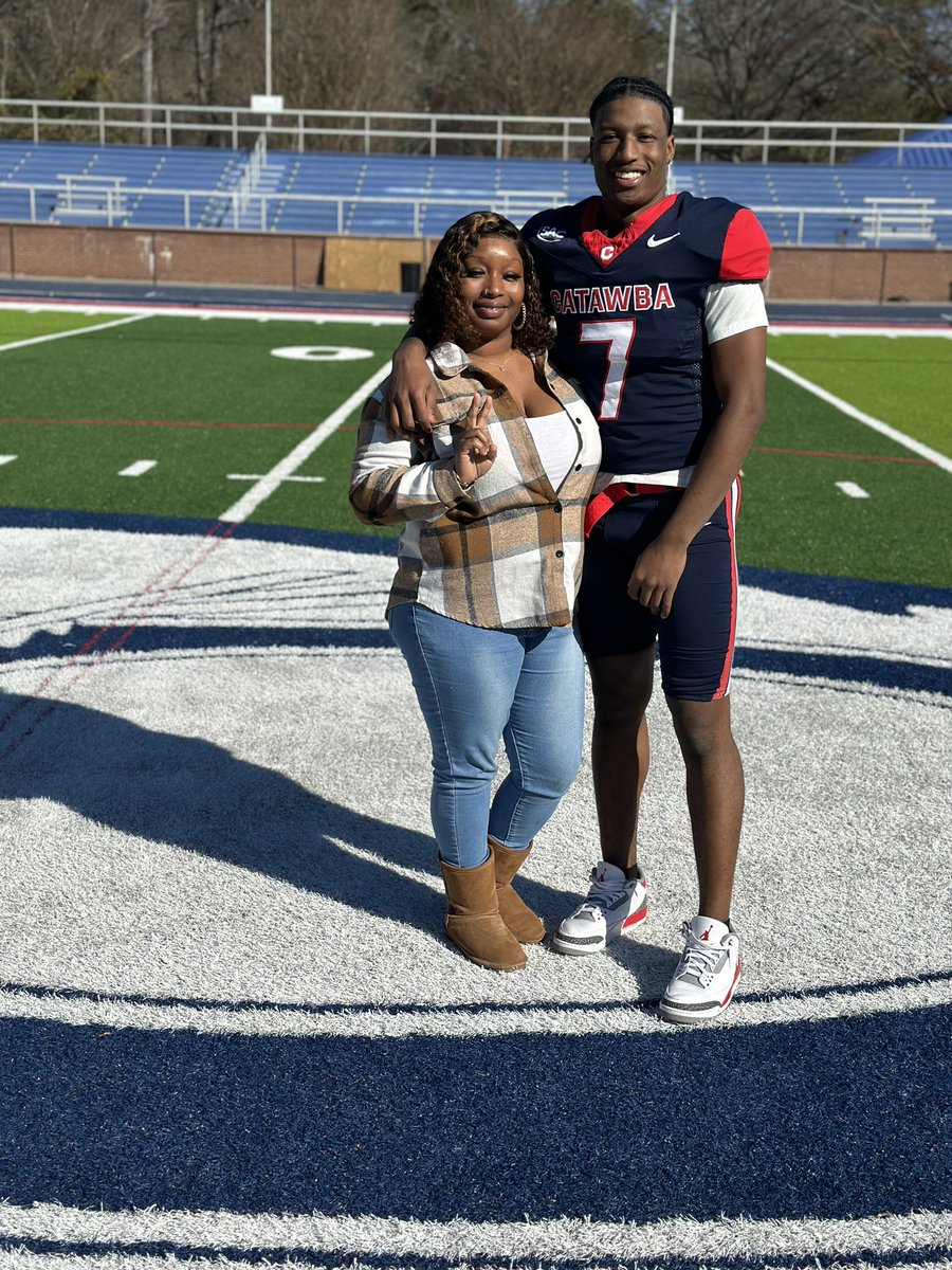 ynbmari's tweet photo. Had great visit today w/ @CatawbaFootball! Thank you for having me. #bleedblue #goindians 
@_CoachGreene_ @BrianYarboroug7  @coachfretwell56 @SouthGarnerAD @SouthGarnerFB @CaryCoaching101 https://t.co/cqNLvL0n1Z