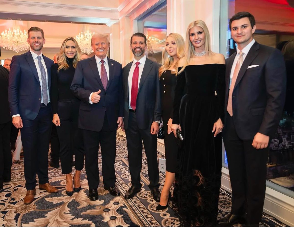 RAOANKIT_SP's tweet photo. Donald Trump is The New President Of United States of America। Great Days Ahead Of America.
@realDonaldTrump @yadavakhilesh @dhruv_rathee https://t.co/WmuTKBX4JQ