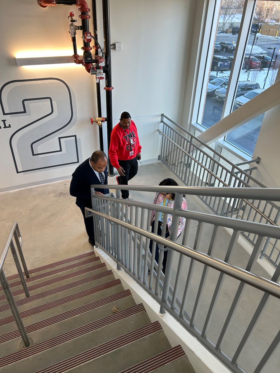 AlexVAPDChief's tweet image. Thank you @ACPSk12Supt for giving me a tour of both high schools &amp;amp; taking time to discuss how we can implement programming between police and ACPS to build trust &amp;amp; strong relationships. #onealexandria #oneapd