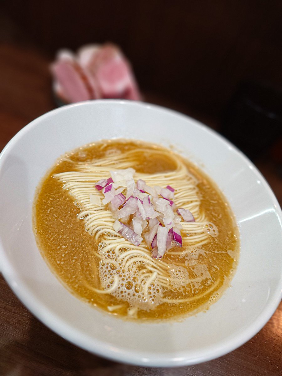 SHO05284559's tweet photo. 🍜Noodle&amp;Spice curry 今日の1番
「埼玉県川口市飯塚」
⭕️朝限定セット（肉増し）
ｶﾏｽ.長崎.ｱｼﾞかけ煮干ソバっ♡
ﾊﾞﾗﾝｽがめちゃくちゃよくて朝から百名店の煮干旨すぎ、、完飲
和風ｷｰﾏｶﾚｰ🍛はｽﾊﾟｲｽの香り豊かで本格的でうま💜　
途中ﾌﾙｰﾂﾖｰｸﾞﾙﾄを混ぜ食べたら飛んだw https://t.co/gMs08mNWzO