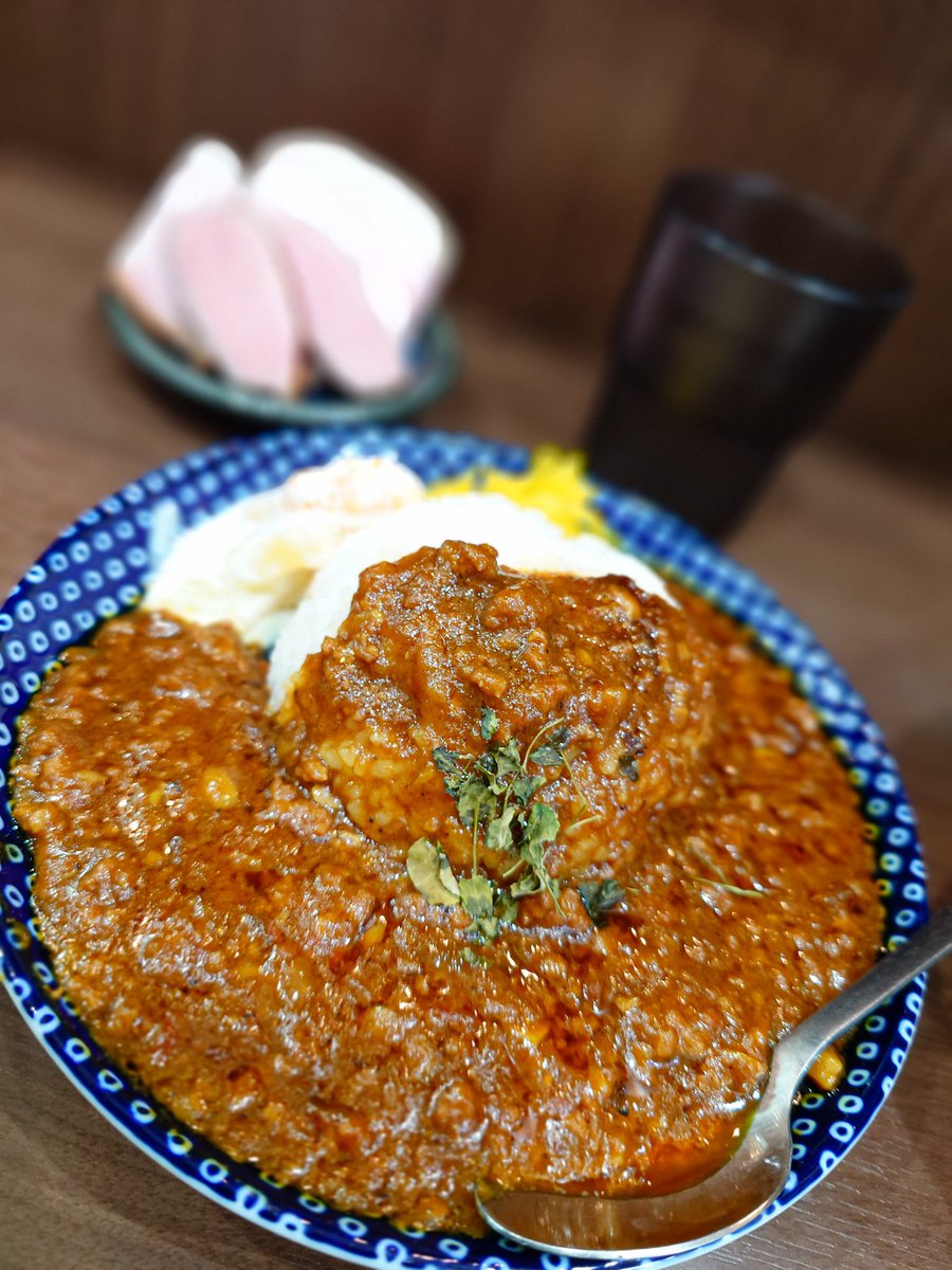 SHO05284559's tweet photo. 🍜Noodle&amp;Spice curry 今日の1番
「埼玉県川口市飯塚」
⭕️朝限定セット（肉増し）
ｶﾏｽ.長崎.ｱｼﾞかけ煮干ソバっ♡
ﾊﾞﾗﾝｽがめちゃくちゃよくて朝から百名店の煮干旨すぎ、、完飲
和風ｷｰﾏｶﾚｰ🍛はｽﾊﾟｲｽの香り豊かで本格的でうま💜　
途中ﾌﾙｰﾂﾖｰｸﾞﾙﾄを混ぜ食べたら飛んだw https://t.co/gMs08mNWzO
