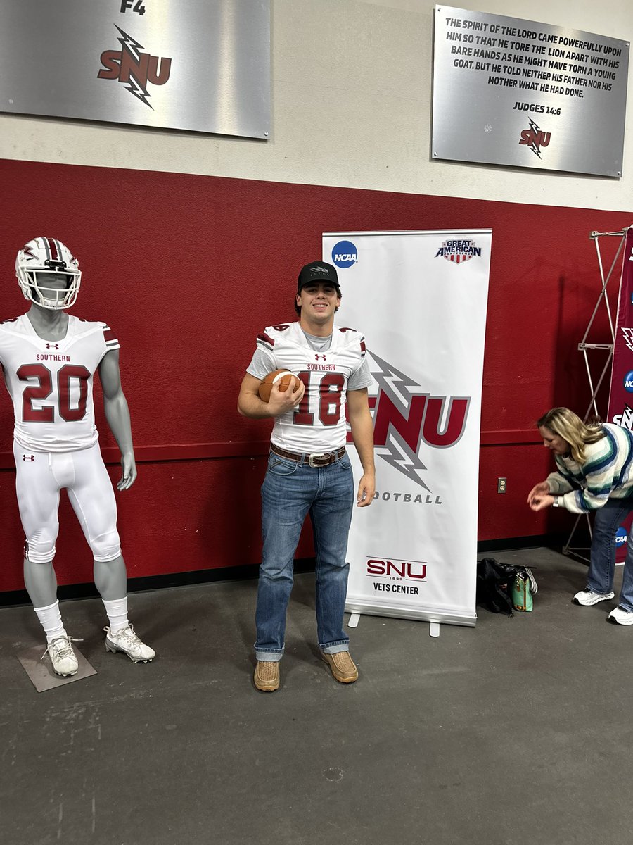 #AGTG After a great visit, I am extremely blessed to have received an offer to play college football <a href="/SNUFootball/">SNU Football</a> !!
<a href="/Coach_Indy/">Indy Siehndel</a> <a href="/CoachHowell14/">Jared Howell</a> 

<a href="/ReadeBox/">Reade Box</a> <a href="/rileydickson32/">Riley Dickson</a>