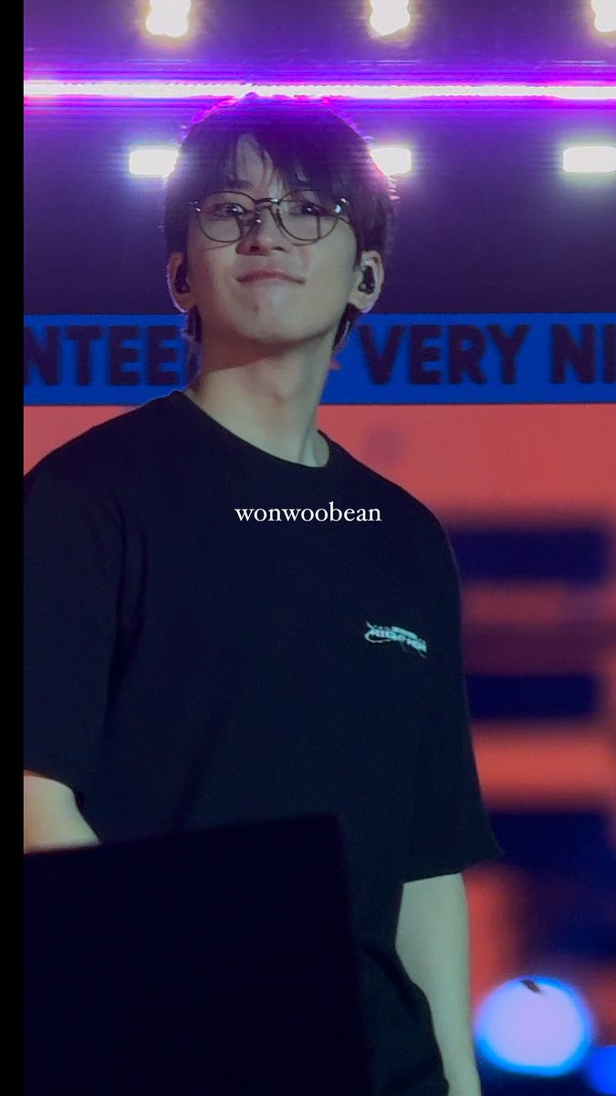 wonwoobean's tweet photo. wonwoo my pretty little bean 🫳🏻🥹✨🫶🏻 https://t.co/jXpGJ8weTO