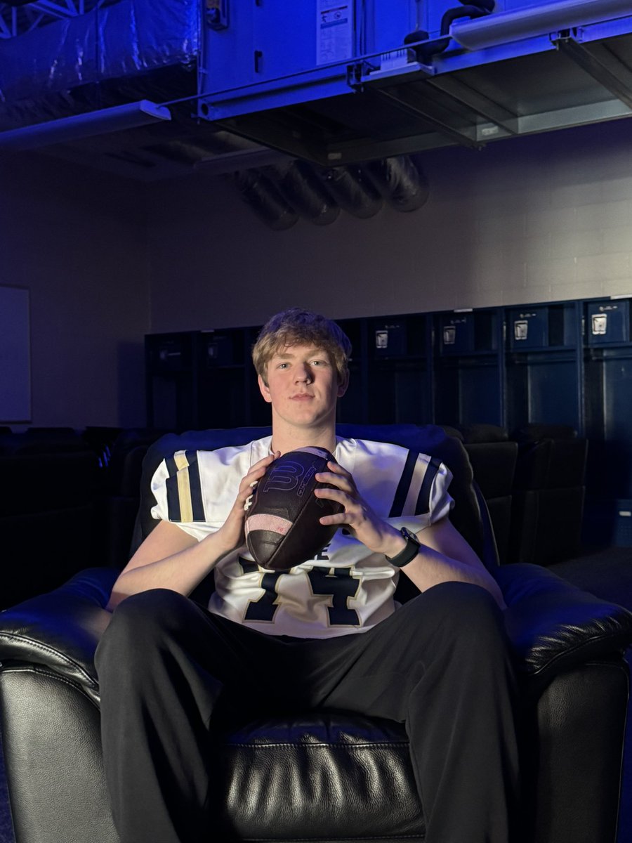 FrankTitus74's tweet photo. After a great official visit I am blessed to have received an offer from @TrineThunderFB to further my academic and athletic career! @CoachAbbs @CoachBCullen https://t.co/QZuLmLfxL4