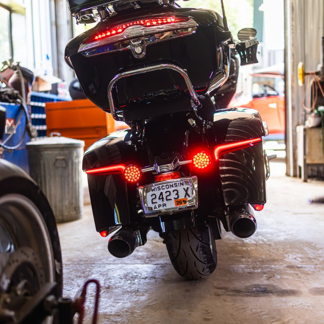 Ciro3D's tweet photo. We carry a range of accessories for Indian® Motorcycles including our new Spar Side Lights for Indian Touring Trunk. See for yourself! https://t.co/RAdpkVTx2T https://t.co/lXQZBii9IW