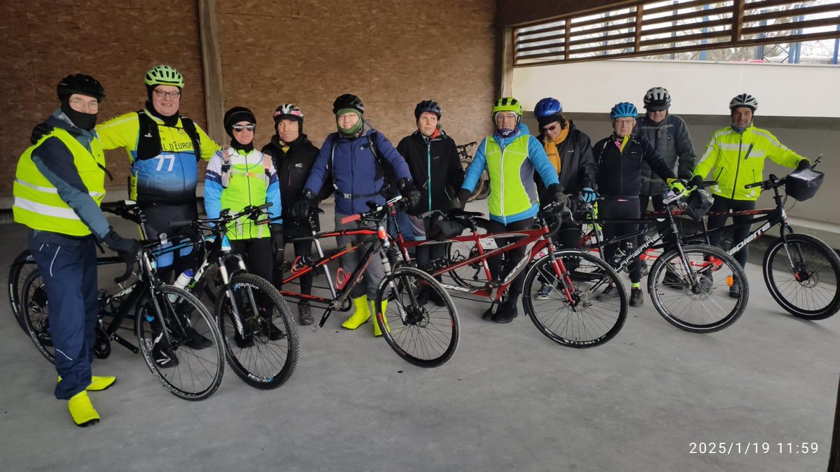 Nous sommes fiers de vous annoncer notre nouveau partenariat avec le VCVE Vélo Club Val d'Europe, avec qui nous allons avoir le plaisir de rouler ensemble une fois par mois. Une autre manière pour nous de nous faire connaître et de trouver des pilotes.
