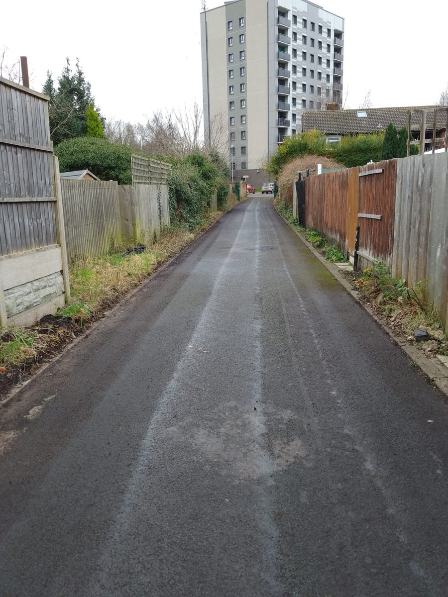 Samalarrr0542's tweet photo. “Stuck in speed bump city, where the only thing that’s pretty, is the thought of getting out…” 🏠 @Jakebugg #TroubleTown https://t.co/OTB6RTtcUK