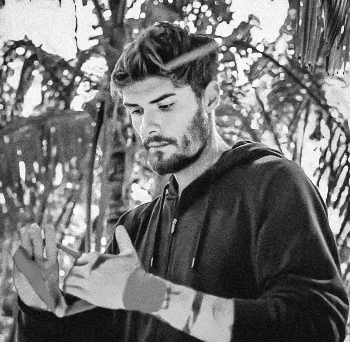 Yeni yaşın sağlık huzur mutluluk getirsin nice yaşlara uzun adam        sevdiklerinle bir ömür dileğiyle          doğum günün kutlu olsun yakışıklı <a href="/barismrtyagci/">Barış Murat Yağcı</a> #BMYFC