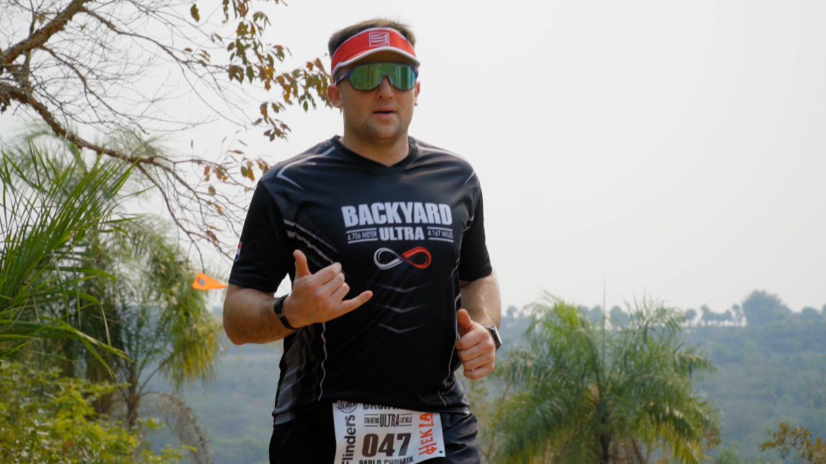 AngieDuartePy's tweet photo. 🚴‍♂️🏃‍♀️ Itapúa: El destino deportivo por excelencia en Paraguay 🌿🏞️

📢 ¡San Juan del Paraná se prepara para un desafío único! El próximo 22 de febrero de 2025, Itapúa será el escenario del emocionante Ulala Backyard AguaVista, una competencia de resistencia que pondrá a prueba los límites físicos y mentales de los corredores.

🏅 ¿Qué es una Backyard Ultra?
Una carrera donde los atletas completan vueltas de 6,706 km cada hora hasta que solo quede uno en pie. Más que una competencia, ¡es un reto de constancia, estrategia y fuerza de voluntad!

🏃‍♀️ Categorías disponibles:
✔️ 13.4 km (2 vueltas)
✔️ 26.8 km (4 vueltas)
✔️ 53.6 km (8 vueltas - Ultra)
✔️ Infinito (¡Hasta el último en pie!)

🌍 Un evento con sello internacional:
Gracias a Ulala Aventura, este desafío cuenta con dos fechas oficiales en Paraguay, y la primera será en AguaVista, San Juan del Paraná. ¡Forma parte del equipo que representará al país en el circuito internacional!

📍 AguaVista: Naturaleza, paisajes únicos y un escenario perfecto para superar tus límites.

📝 ¡Inscripciones abiertas!
💻 Entra a https://t.co/TNv9R95LJr o sigue a @ulalaaventura en redes sociales para más información.

🎽 ¡Demuestra hasta dónde puedes llegar y haz de Itapúa el epicentro del deporte en Paraguay!

#ItapúaEsDeporte #BackyardUltraParaguay #SanJuanDelParaná #TurismoDeportivo