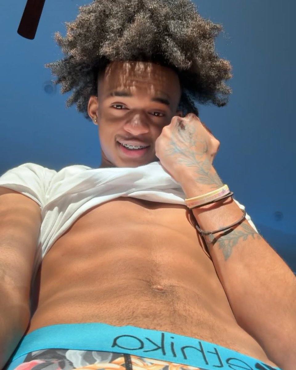 🍆 TOP 1.3% tweet media