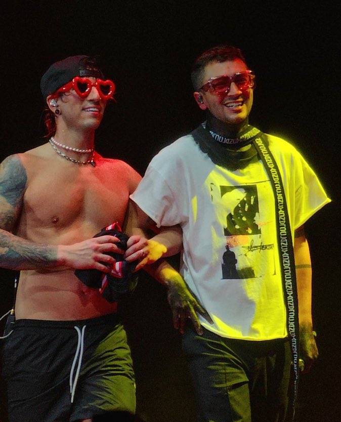 21takeovertour's tweet photo. <3 https://t.co/dgspCYwr8a