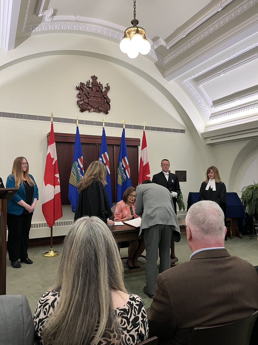 MarieFrRenaud's tweet photo. Today we gathered for the best swearing in ceremony.
Congratulations @RobMiyashiro1 on being sworn in as the Member of the Legislative Assembly for Lethbridge West.
#ableg #swearingin #andp https://t.co/Y0QkgfLUdr
