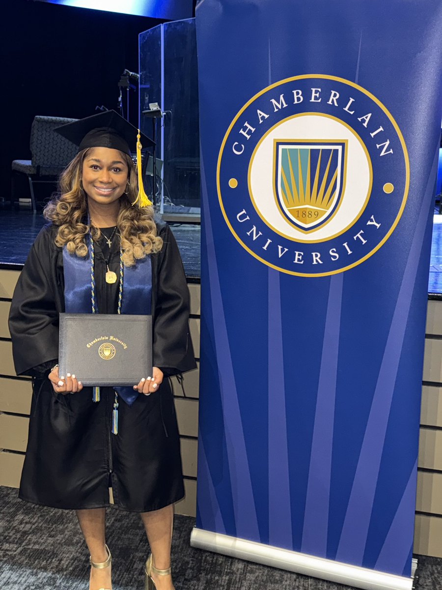 ♕ℳ.. tweet media