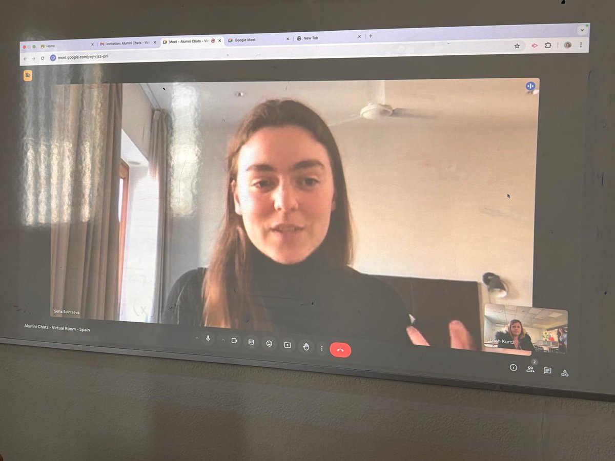 Seniors were grateful to <a href="/ASBschool/">American School of Barcelona</a> alumni who shared university tips and experiences about life after school last Friday. Organized by our HS counselors and the alumni relations office, G12 Ss heard about IB and university application processes and tips to ease the transition.