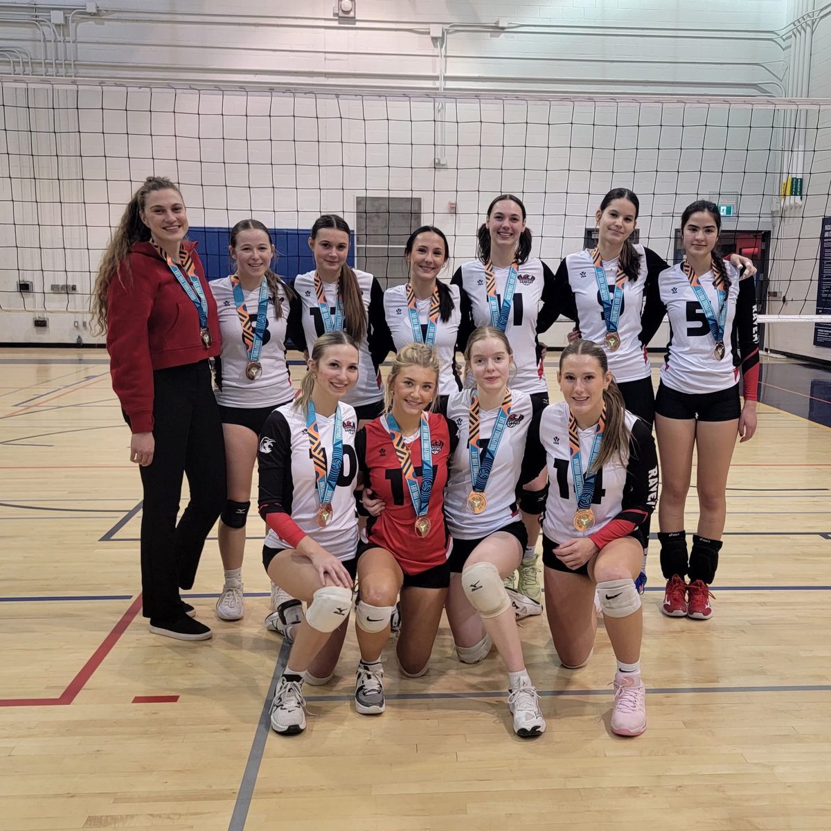 From 7th to 5th to 3rd 🥉 Congratulations 18U Belleville Ravens Rise for working as a team yesterday to pick up the first medal of the season on the road to provincials! ✨ 
#teamworkmakesthedreamwork