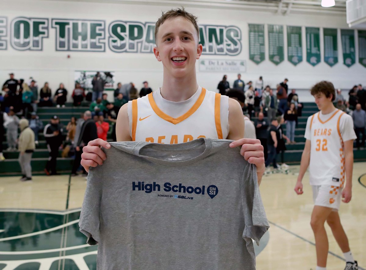 Congrats <a href="/jrobcroy_1/">Jrob</a> of <a href="/PolyBearsHoops/">Riverside Poly Hoops</a> as he was selected the <a href="/HighSchoolOnSI/">High School On SI</a> MVP for Game 3 of the 27th MLK Classic hosted <a href="/dlsathletics/">De La Salle Athletics</a> after scoring 2⃣5⃣ pts in a victory over Moreau Catholic. <a href="/MitchBookLive/">Mitch Stephens</a> Roundup: si.com/high-school/ca…