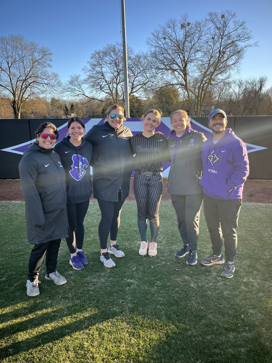 LydiaBlack2028's tweet photo. Thank you so much @StaceyJW26 @jwint11 and @CoachAHayes for an awesome camp! I ๐ed the workout, the energy, the campus, the players, and everything about #furmansoftball.
#furman #furmanfamily #softball #letsdream #letswork #paladins https://t.co/y9DFydsZ9x